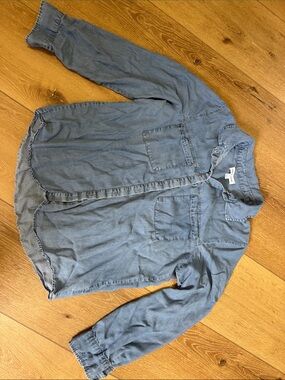 Light Blue Denim Button-Up Shirt - Casual Women's Top